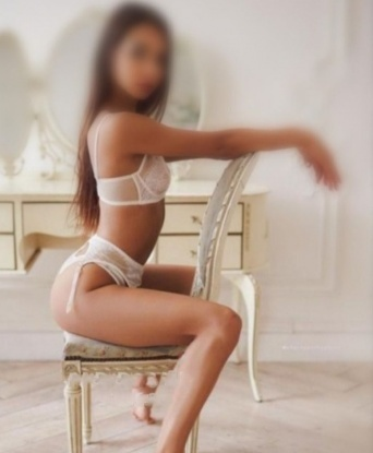 Александра, 23